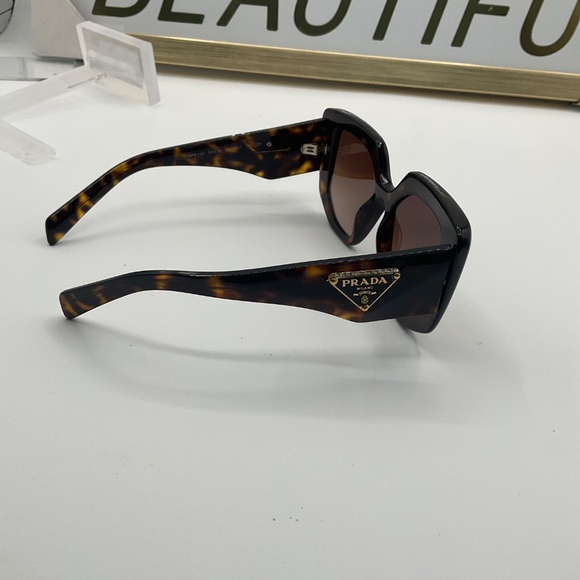 Sunglasses PRADA SPR 14Z - Picture 3 of 9